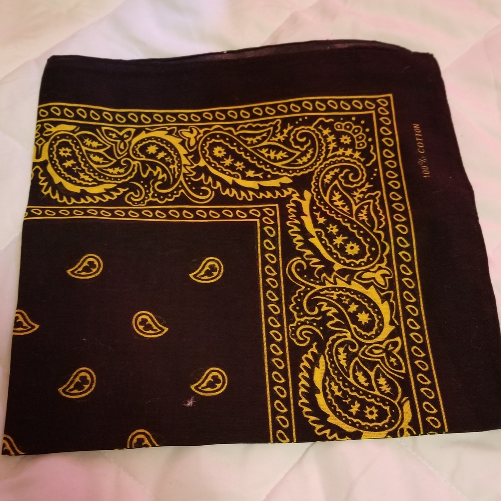 Black and Gold Paisley Face Mask